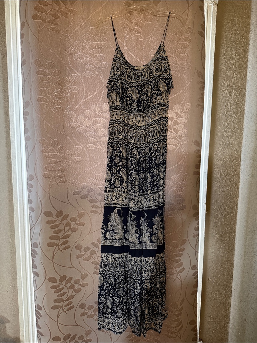 Forever 21 Black and Cream Boho Print Maxi Dress